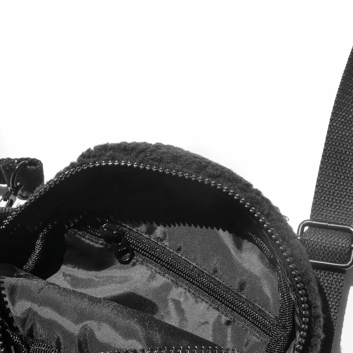 Miracle Mates - Mild Shoulder Bag Black
